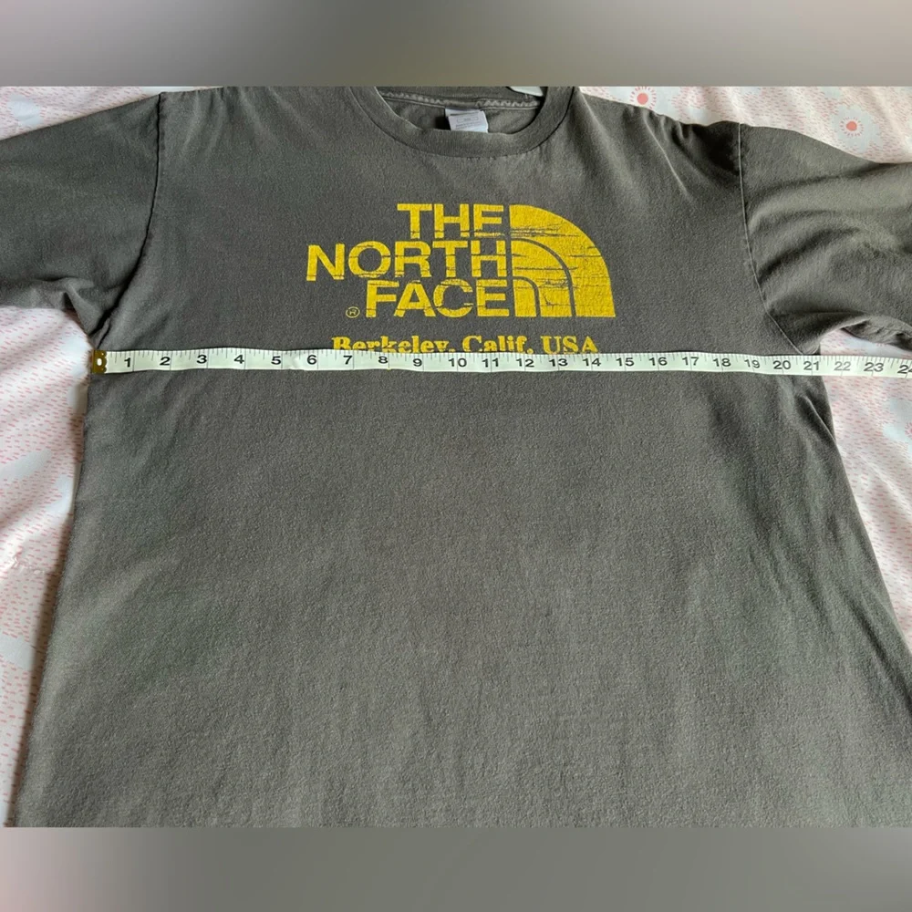 VTG The North Face Men's Grey Tee with Yellow Logo Berkeley, Calif. USA Medium